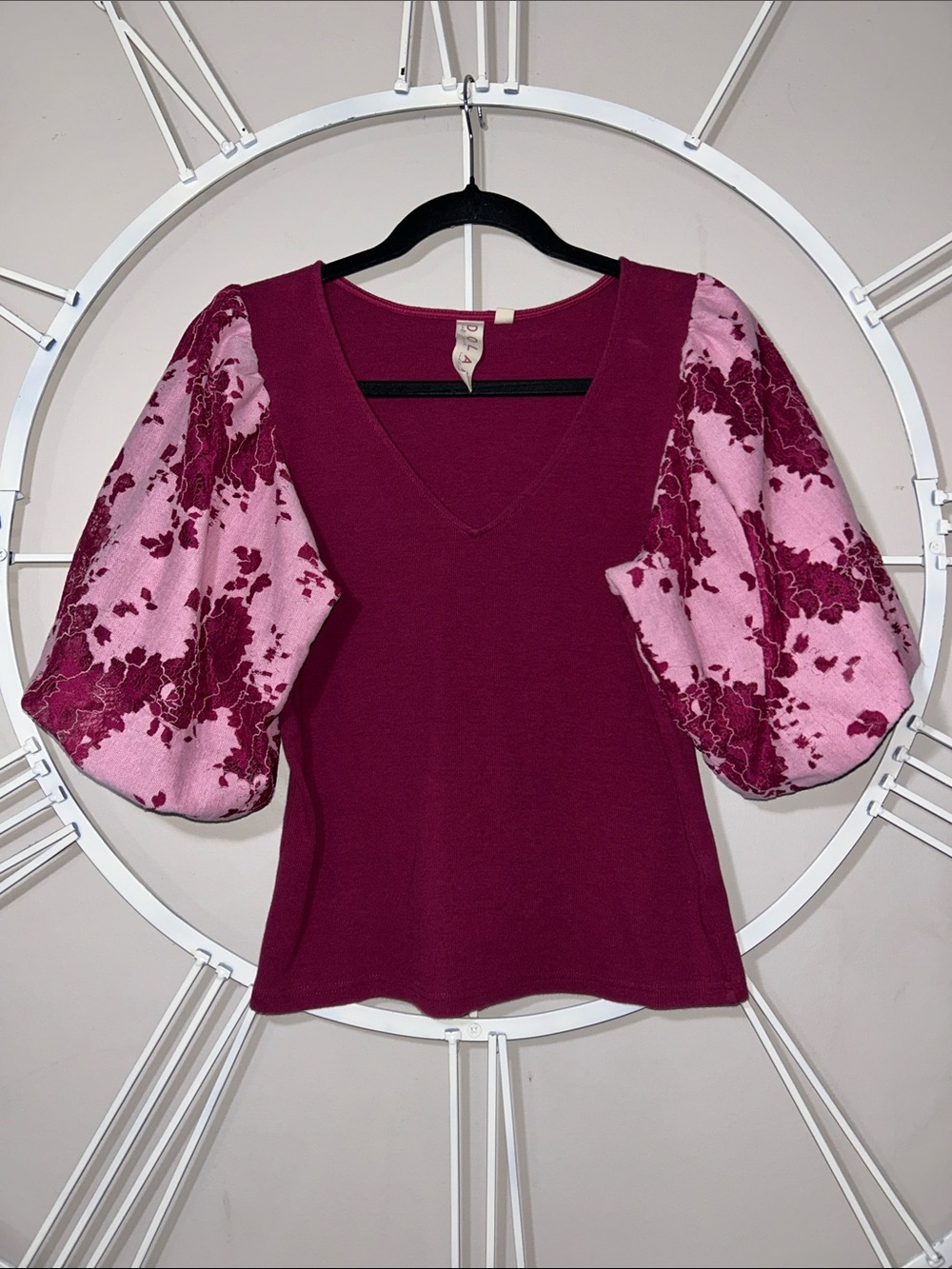 Anthropologie dolan Berry V-Neck Top with Pink Floral Puff Sleeves
